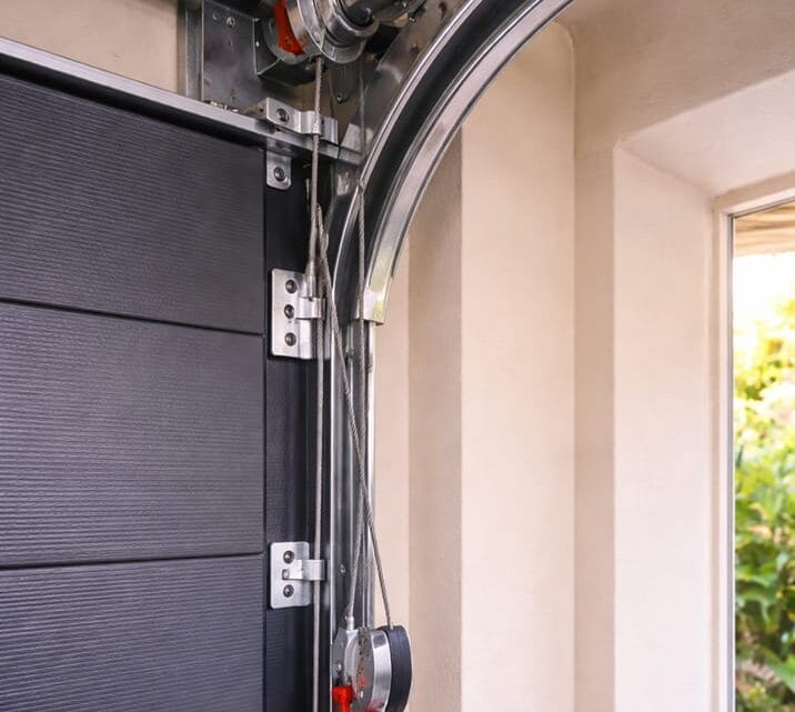 cables de sistema de puerta automática de garaje en vivienda en Sagunto